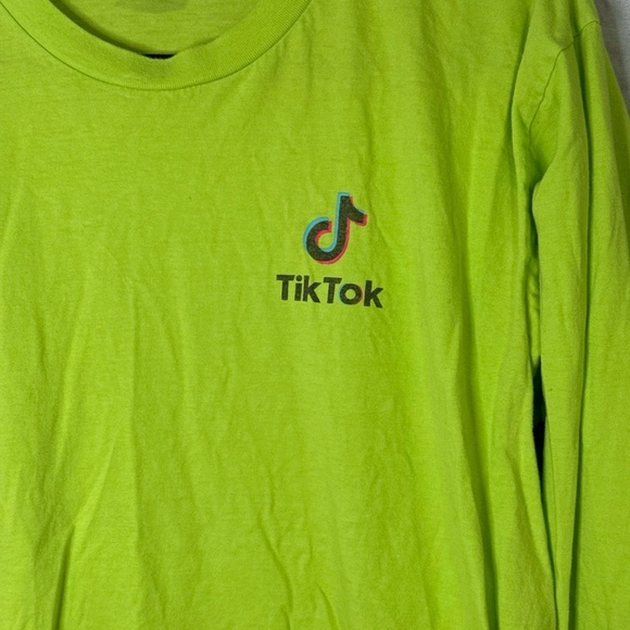 Tik Tok‎ Branded Promo Logo Longsleeve Tee Shirt Size Large Lime Neon Green - Picture 3 of 7